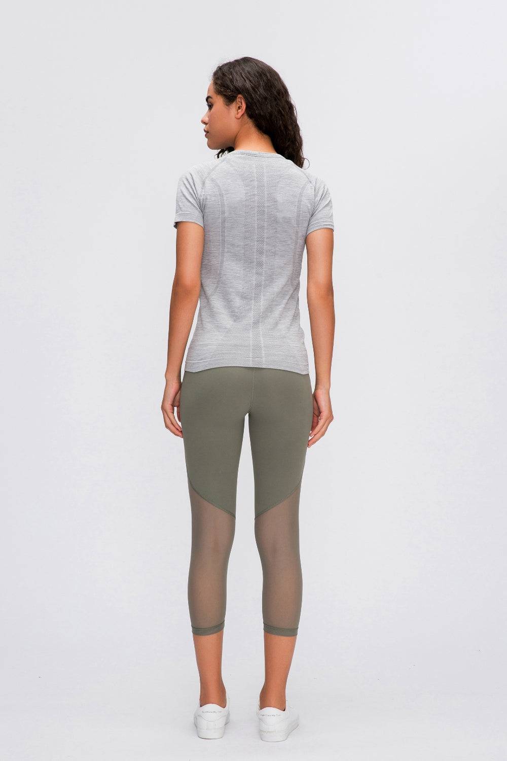 Round Neck Active T-Shirt for Workouts and Everyday Comfort