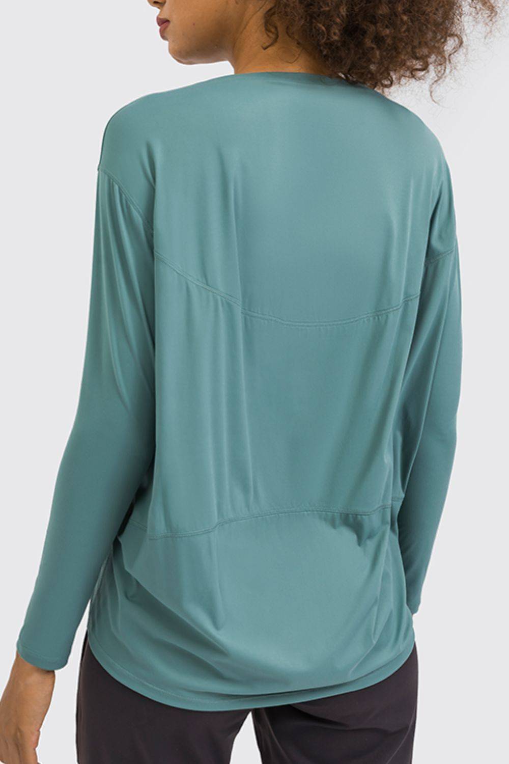 Loose Fit Active Top with Buttery-Soft Fabric and Relaxed Fit