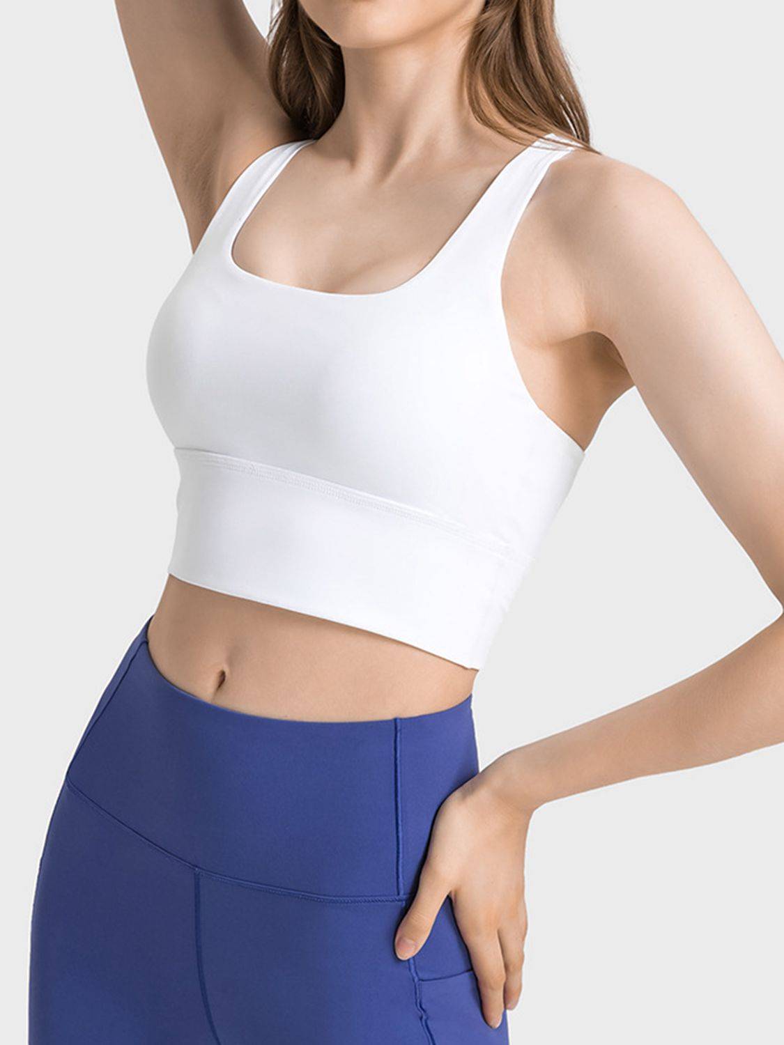 Scoop Neck Crisscross Sports Bra with Stylish Back Straps