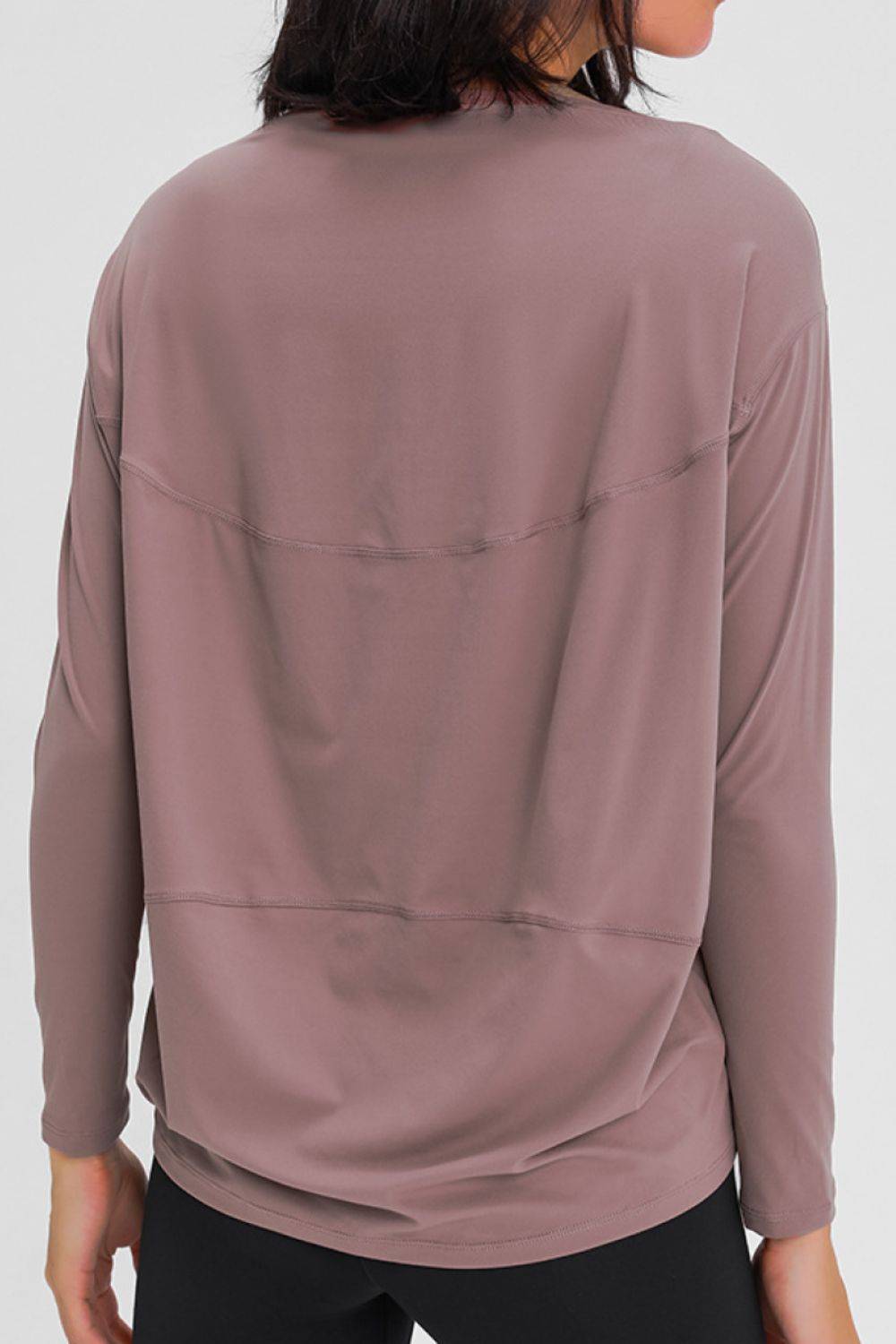 Loose Fit Active Top with Buttery-Soft Fabric and Relaxed Fit
