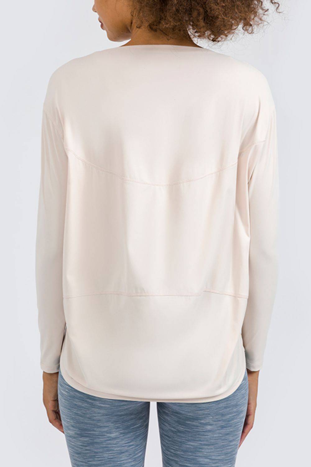 Loose Fit Active Top with Buttery-Soft Fabric and Relaxed Fit