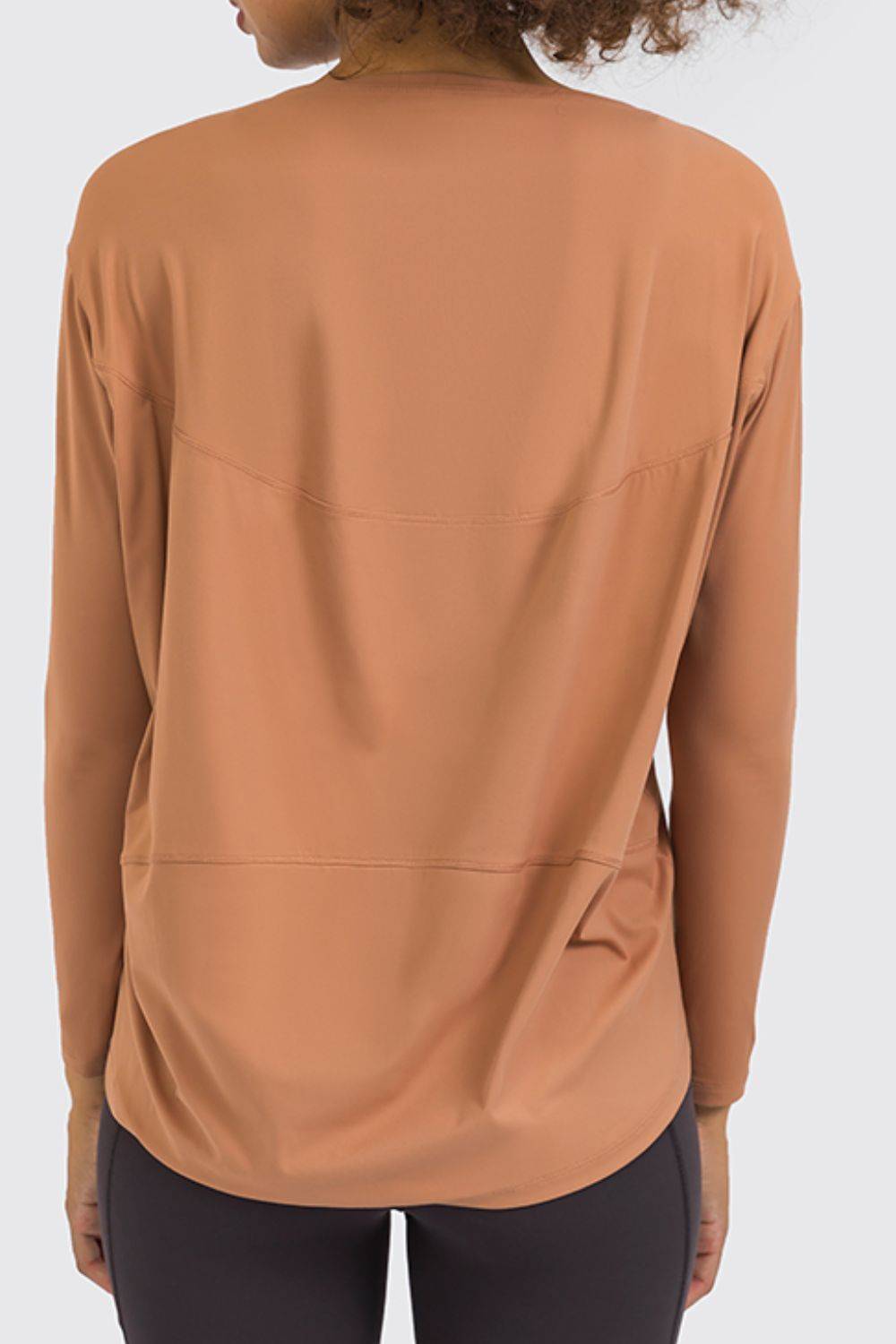 Loose Fit Active Top with Buttery-Soft Fabric and Relaxed Fit