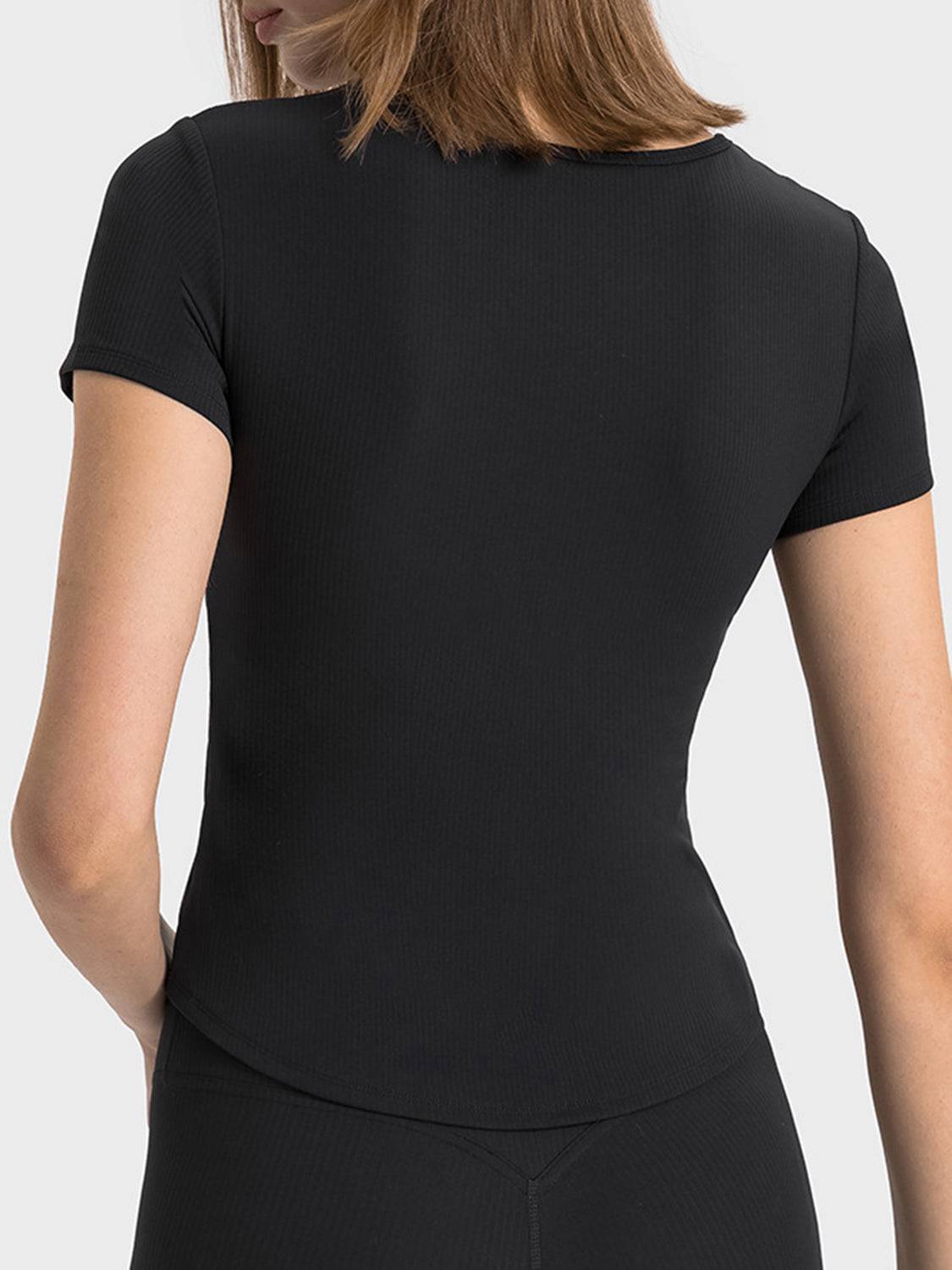 Notched Short Sleeve Active T-Shirt with Detachable Chest Pads