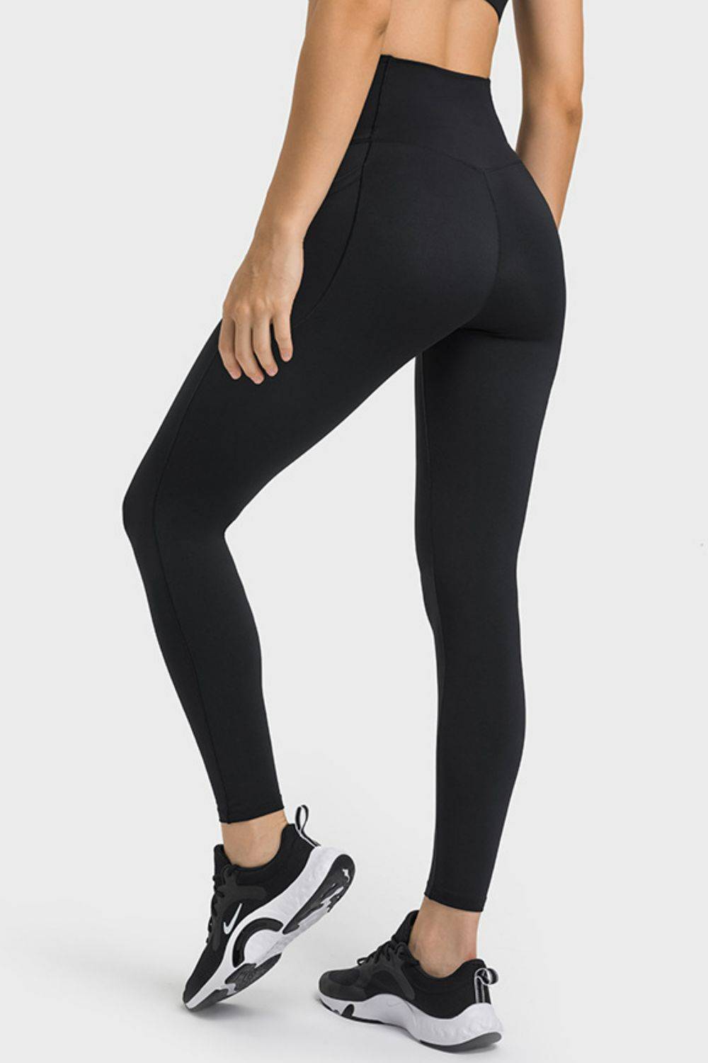 V-Waist Yoga Leggings with Pockets | Breathable &amp; Stretchy Design