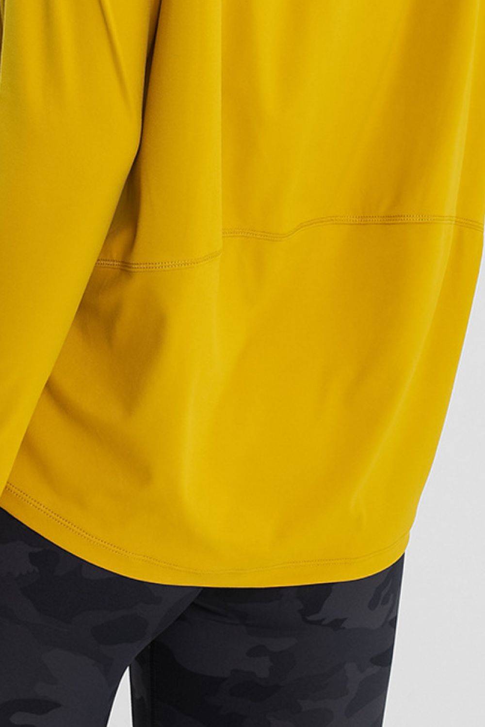 Loose Fit Active Top with Buttery-Soft Fabric and Relaxed Fit