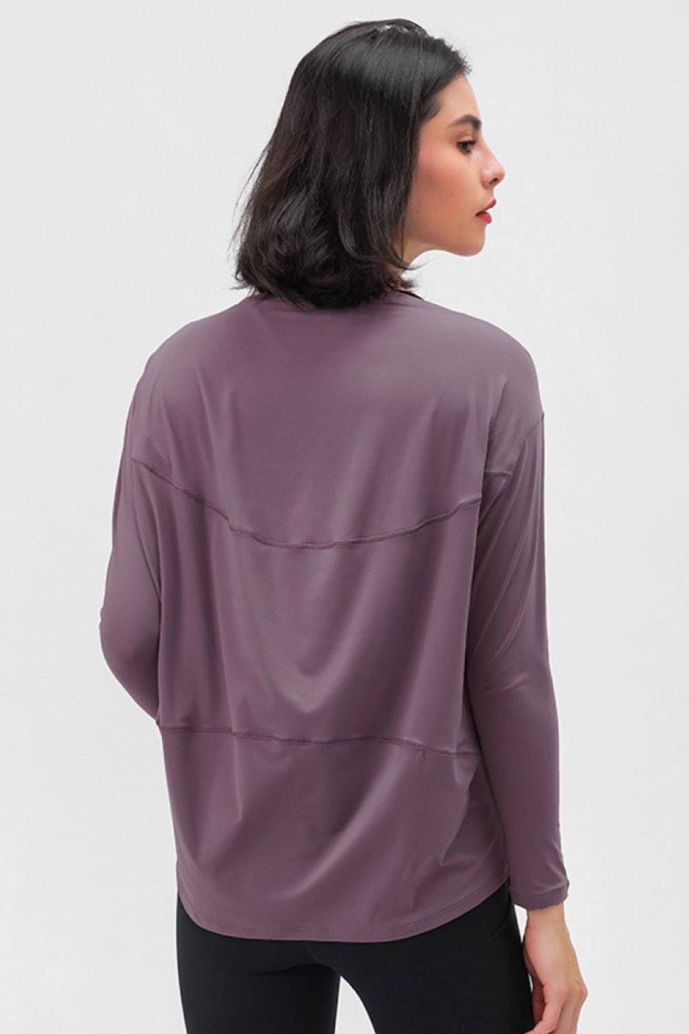 Loose Fit Active Top with Buttery-Soft Fabric and Relaxed Fit