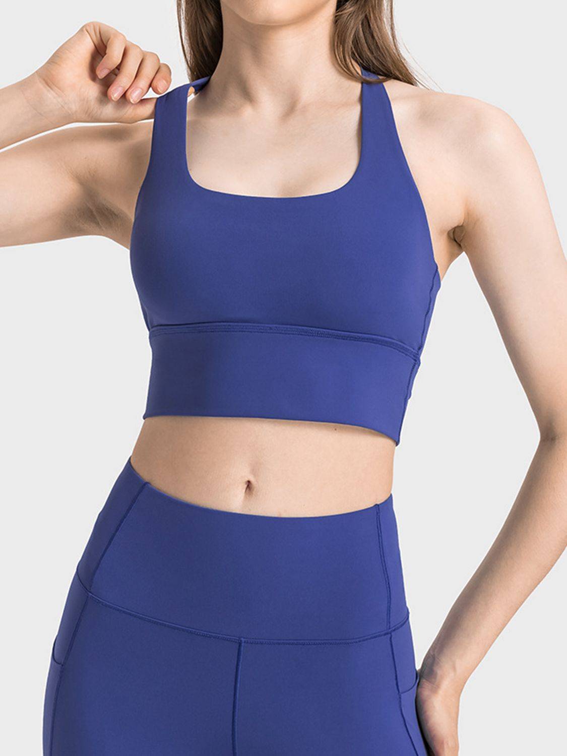 Scoop Neck Crisscross Sports Bra with Stylish Back Straps