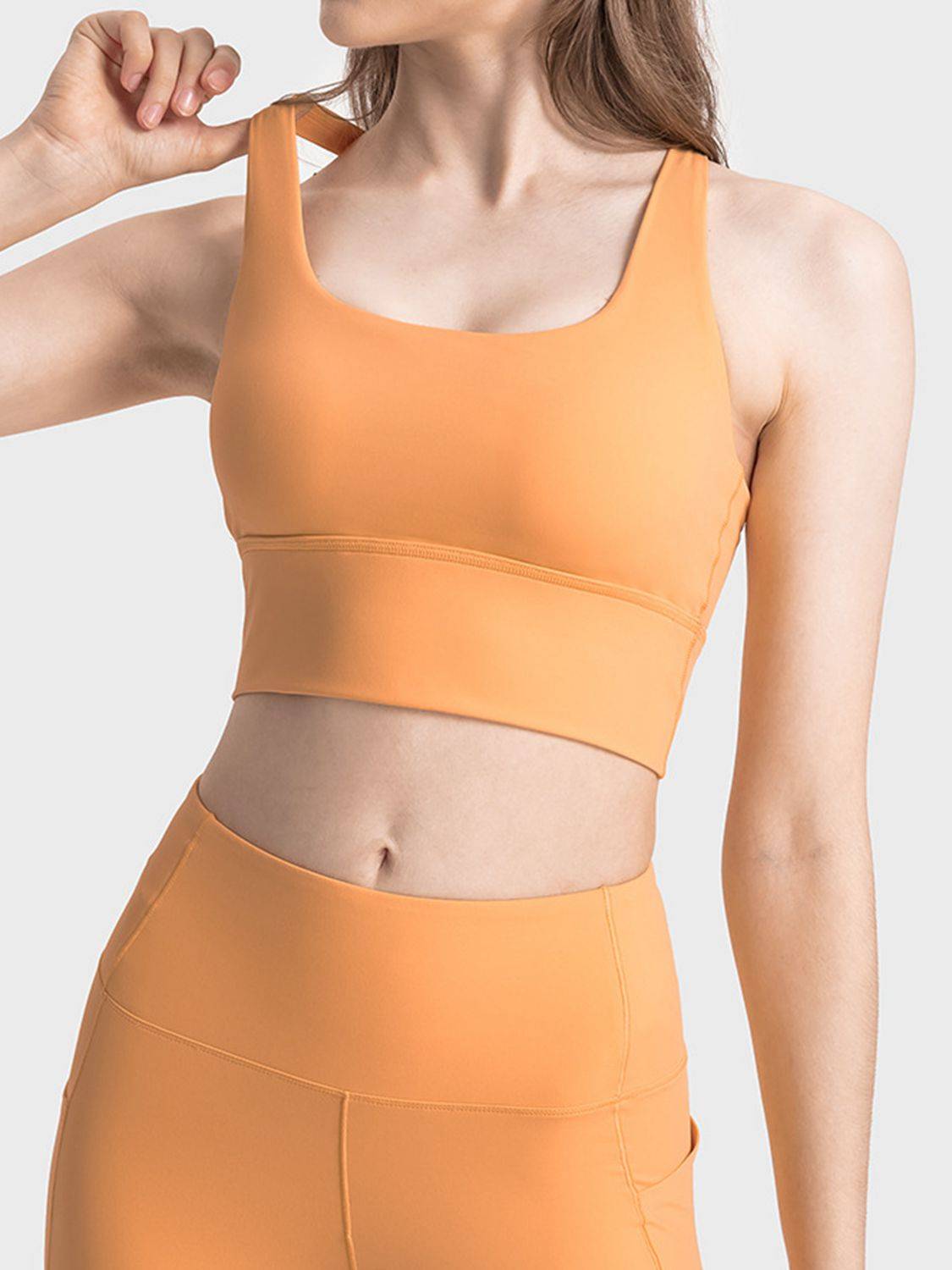 Scoop Neck Crisscross Sports Bra with Stylish Back Straps