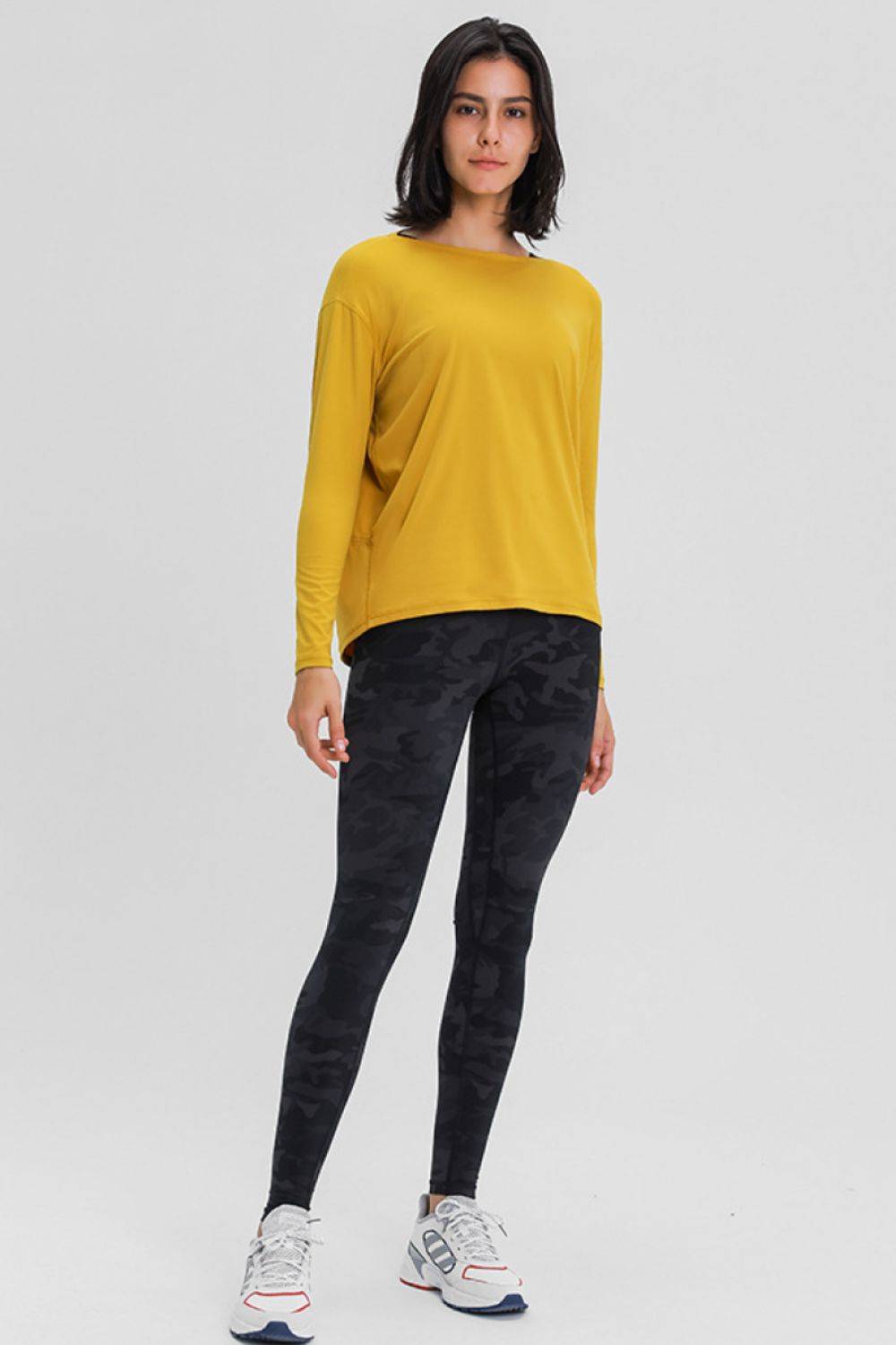 Loose Fit Active Top with Buttery-Soft Fabric and Relaxed Fit