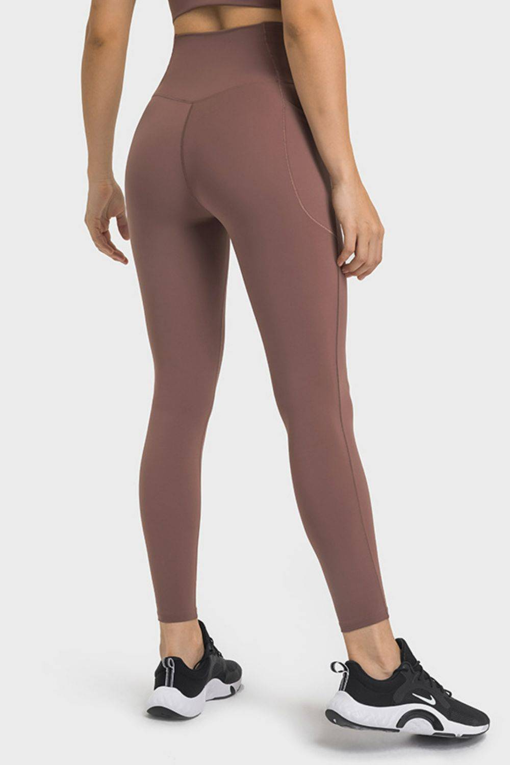 V-Waist Yoga Leggings with Pockets | Breathable &amp; Stretchy Design
