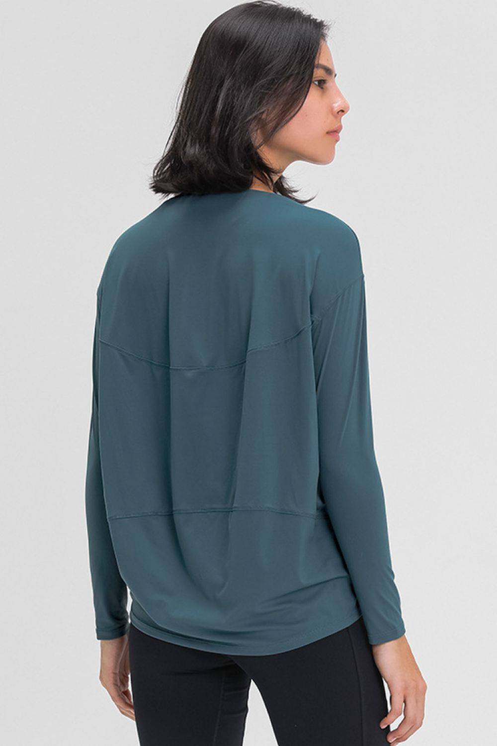 Loose Fit Active Top with Buttery-Soft Fabric and Relaxed Fit