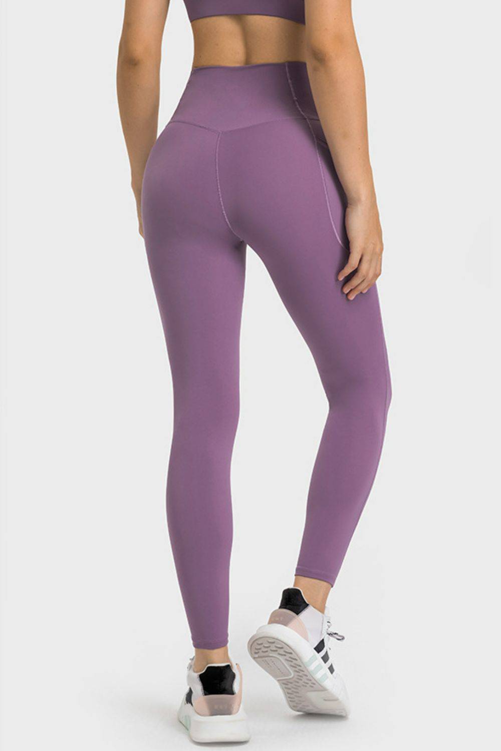 V-Waist Yoga Leggings with Pockets | Breathable &amp; Stretchy Design