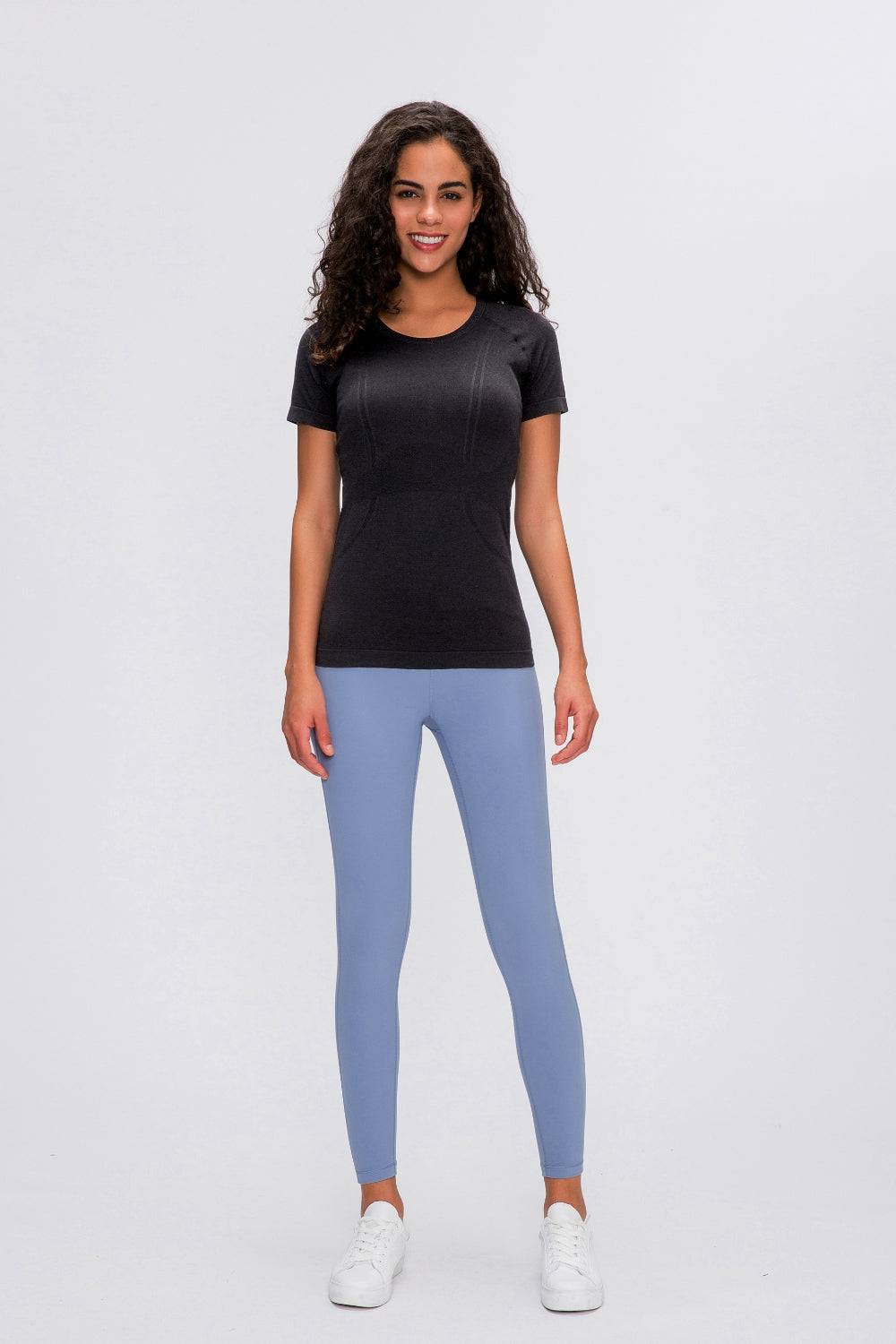 Round Neck Active T-Shirt for Workouts and Everyday Comfort