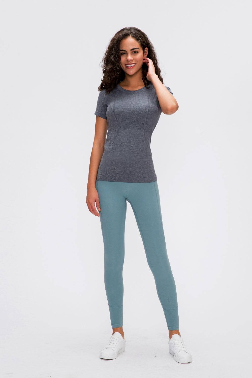 Round Neck Active T-Shirt for Workouts and Everyday Comfort