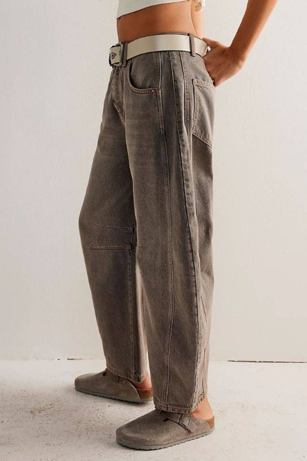 Wide Leg Barrel Jeans with Pockets | Timeless Wide-Leg Denim for Everyday Wear