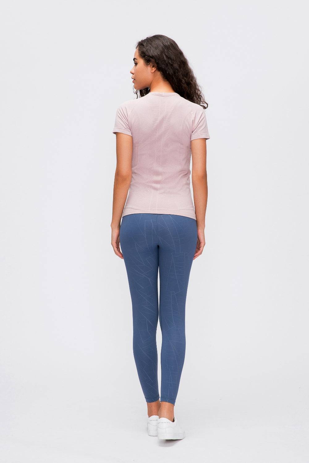 Round Neck Active T-Shirt for Workouts and Everyday Comfort